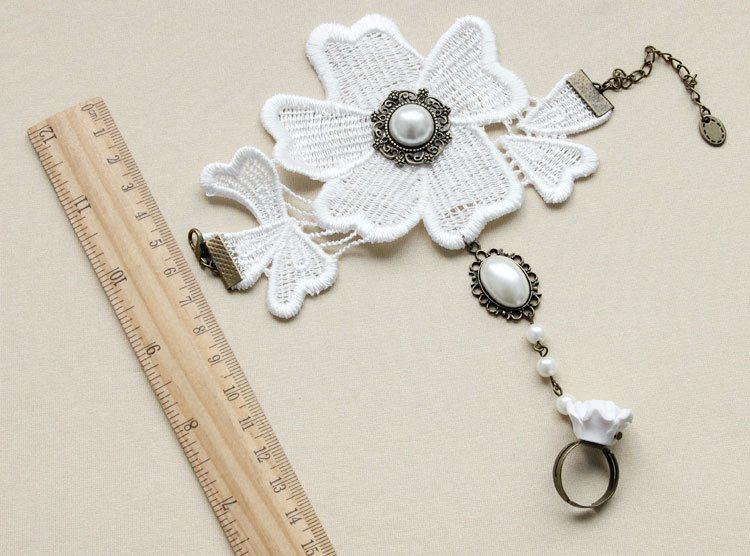 White Lace Pearl Rose Bracelet SD00226