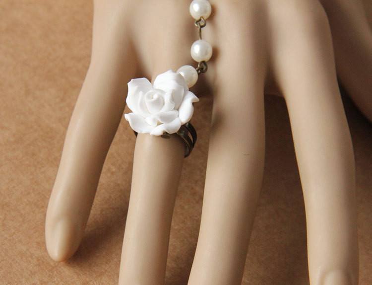 White Lace Pearl Rose Bracelet SD00226