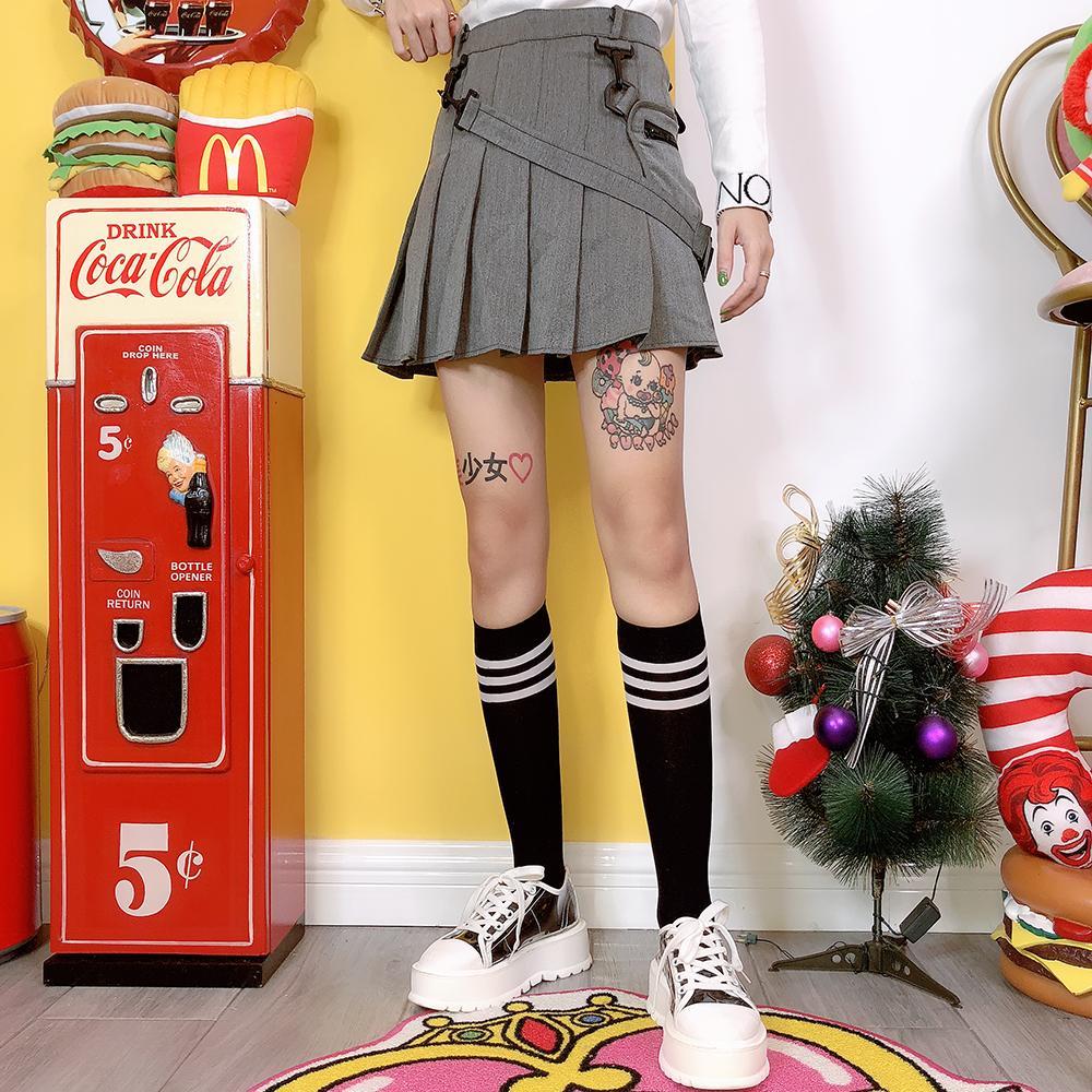 Grey Plaid Pocked Strap Skirt SD00459