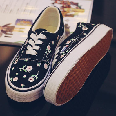 Black Floral Canvas Shoes SD00178