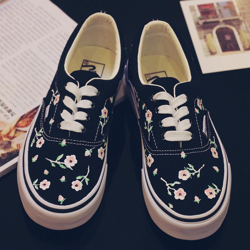 Black Floral Canvas Shoes SD00178