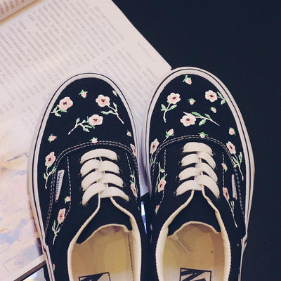 Black Floral Canvas Shoes SD00178
